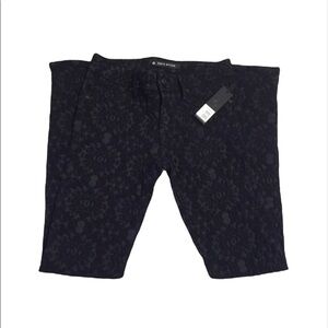 NWT David Bitton: Size 26 Floral Black Jeans